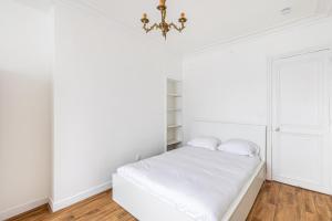 Elegant 49m Paris Flat Ideal for 4 Guests