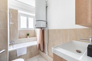 Elegant 49m Paris Flat Ideal for 4 Guests