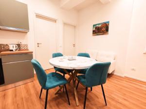 Domus Castelnuovo by Casa Azzurra Apartments