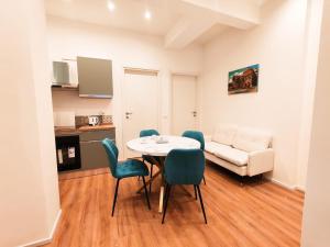 Domus Castelnuovo by Casa Azzurra Apartments