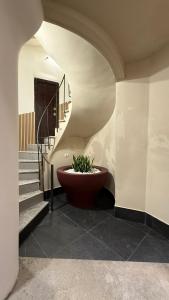 Santonofrio Apartments Silver e White