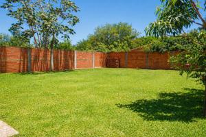 Ulises House - Casa Privada con Jardín a Minutos del Aeropuerto