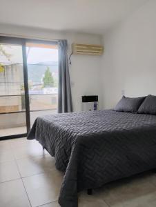 Duplex ubicación centro cama dos plazas y cama marinera, cochera y pileta