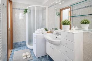 Mary House By Case al Lago