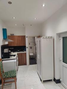 Modern Private Studio Near Mitcham Eastfields Stn