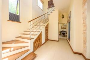 Hse 11 Mandharini Kilifi Creek Villa with Beach Access