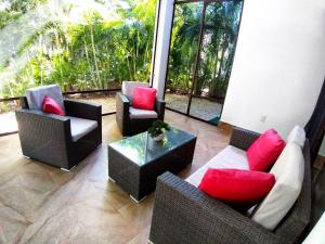COZY AND SPACIOUS JUNGLE CONDO Located in TAO