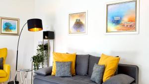 Moonlight Luxury Apartment with Private Pool and Parking