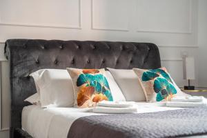 Trevi Fountain Superior Suites byLZluxuryproperties