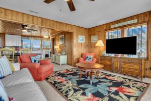 Sea And Sound by Oak Island Accommodations