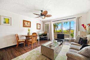 Hale Niu peek ocean view