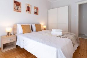 Modern 2BR with balcony - Agia Sofia