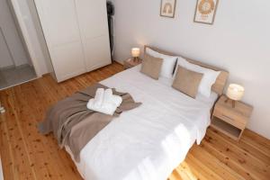 Modern 2BR with balcony - Agia Sofia