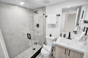 Chic 2BR 2BA South Beach Spot Ocean 1 Min Away 202