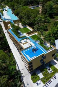 Beachfront luxury apartment Bangtao