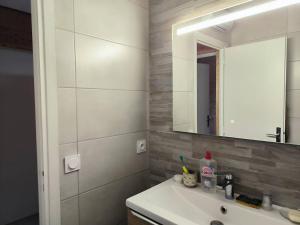 APPARTEMENT T2-6 COUCHAGES- PLEIN COEUR DE STATION FONT-ROMEU