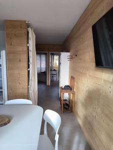APPARTEMENT T2-6 COUCHAGES- PLEIN COEUR DE STATION FONT-ROMEU