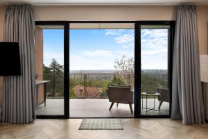 Sky Suite - A Panoramic Designer Studio in the Hills