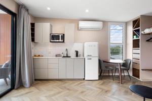 Sky Suite - A Panoramic Designer Studio in the Hills