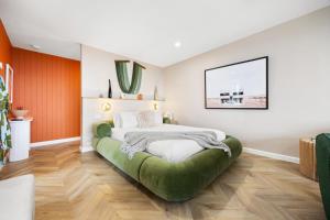 Sky Suite - A Panoramic Designer Studio in the Hills