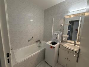 1 BR Flat - Terrace & AC