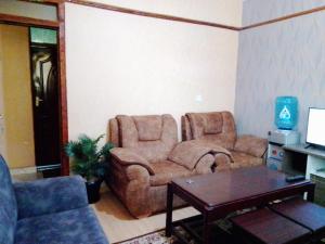 Sams Cozy 2 bedroom with free WiFi and free secure parking