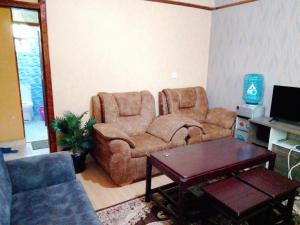 Sams Cozy 2 bedroom with free WiFi and free secure parking