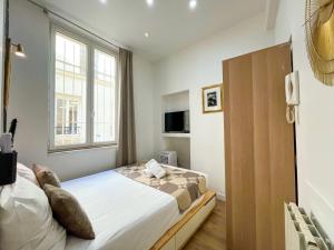 32 Atelier Paris Fashion