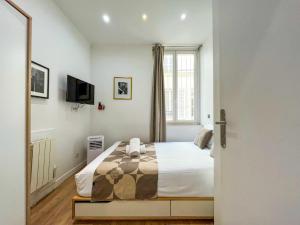 32 Atelier Paris Fashion