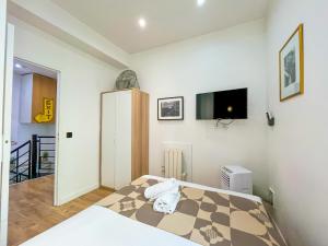 32 Atelier Paris Fashion