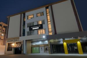 Super Townhouse Narayanaguda Metro Station Formerly Hotel Anshu Grand