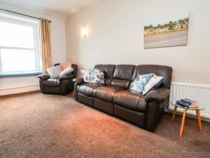 Flat 2, Dorstan