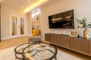 New Spacious 3 Bed 2 Bath Flat Near Central London