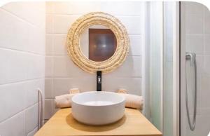 Surf Yoga- studio lumineux Vue Port proche plage