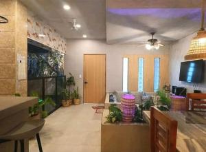 Comfortable 2-Story Home for Families & Groups