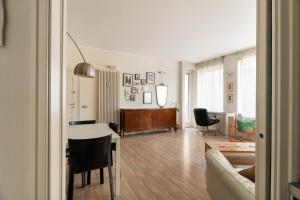 GuestHost - Cozy Balcony Flat X2 Porta Garibaldi