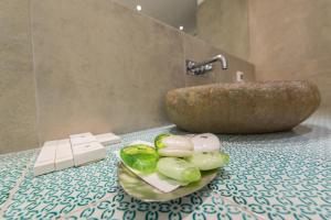 Absolute Suite with Private Hot Tub & Caldera View