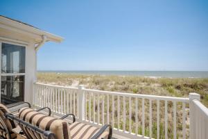 Selah by Oak Island Accommodations