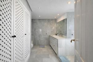 Charming 4 BR in Exclusive Camoján Blanco - RDR549