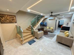 Elegant Modern Stay , Middle Town Kulai 10-11 Pax
