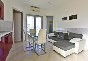 Apartment with terrace near Umag beach