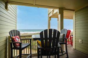 Seven Dozen by Oak Island Accommodations