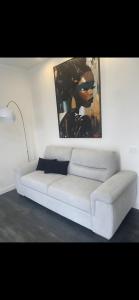 Black and White Apartment img17