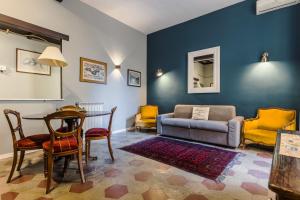 Apartment with nice terrace by the Amazing Pantheon