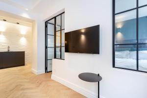 Studio near Victoria Station - 2
