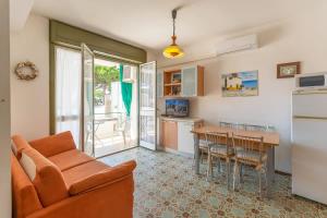Apartment near the sea and center with terrace