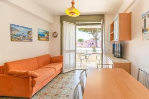 Apartment near the sea and center with terrace