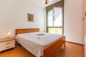 Apartment near the sea and center with terrace