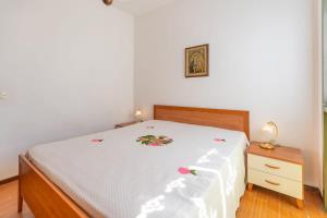 Apartment near the sea and center with terrace