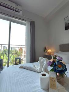 Studio unit with balcony Near Roxas night market